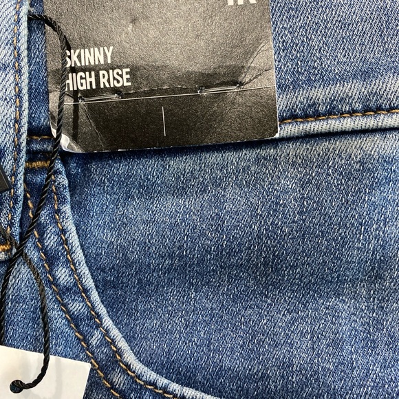 Express Ladies Medium Wash Raw Hem Skinny High Rise Jeans NWT - Picture 7 of 7